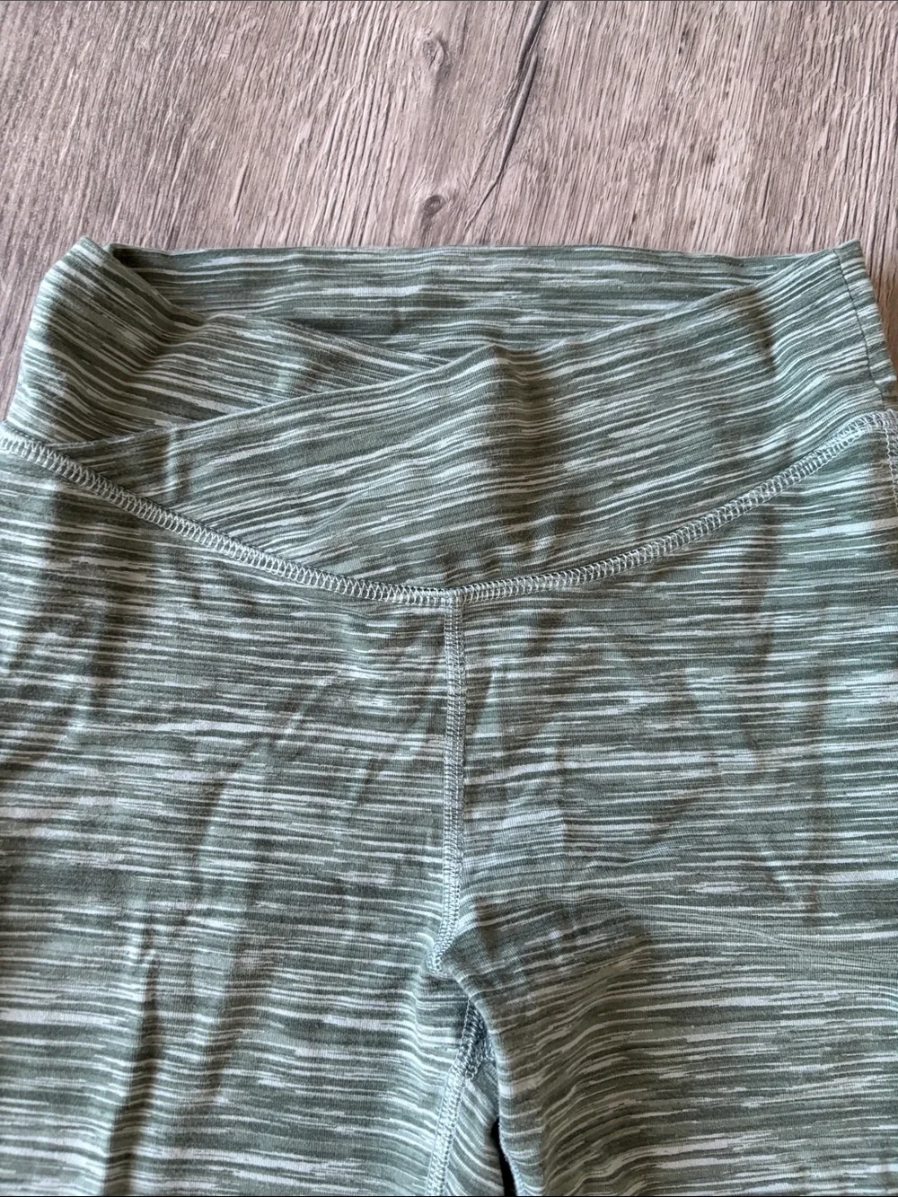 Old Navy Green Heathered Striped Active Leggings and Crop Top Set
